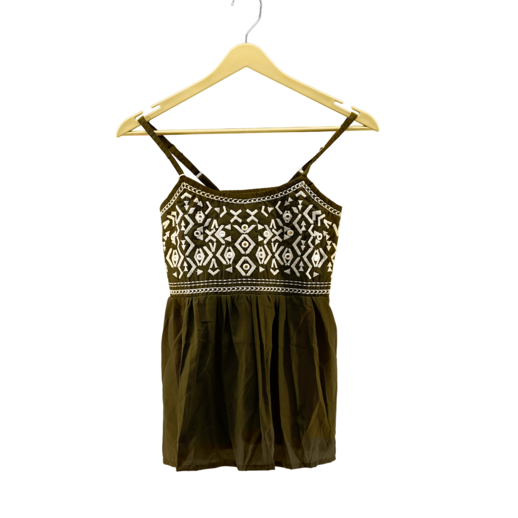 trendy-top-design-mockup-presented-wooden-hanger-Photoroom